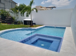 FABULOSA Y ELEGANTE CASA EN VERGELES DE OAXTEPEC, MORELOS. TRATO DIRECTO