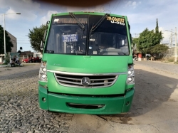 Microbuses urbanos en preventa