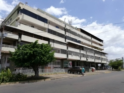 Se Alquila Local Comercial en Edificio El Mirador Urbanizacion Los Olivos